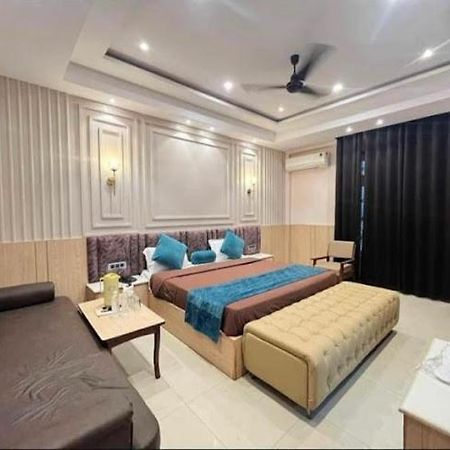 Hotel Shane Avadh , Ayodhya Екстер'єр фото